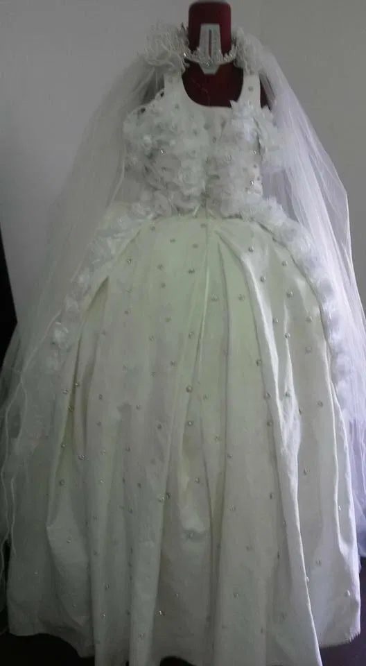 White Holy Communion dress with crystals, 3D flowers, veil and tiara